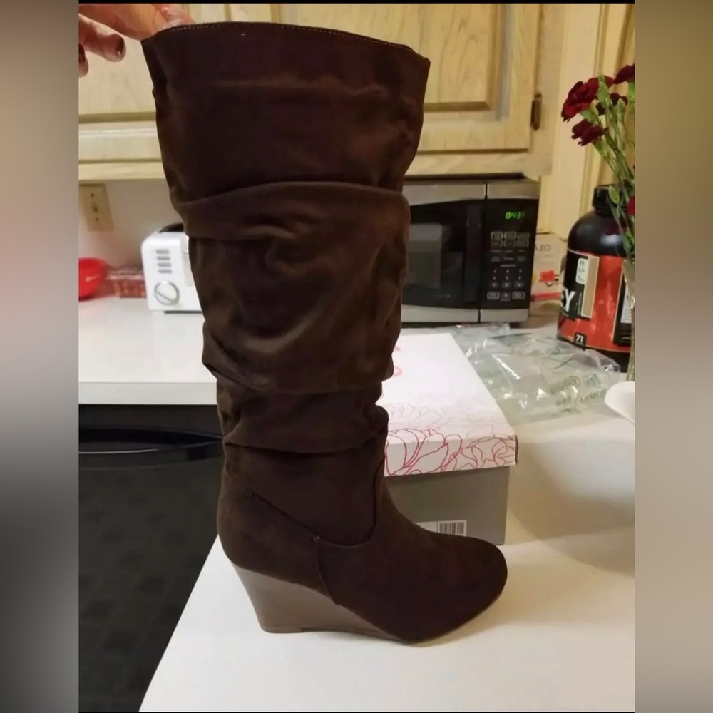 New Journee collection slouch wedge Boots brown zip up